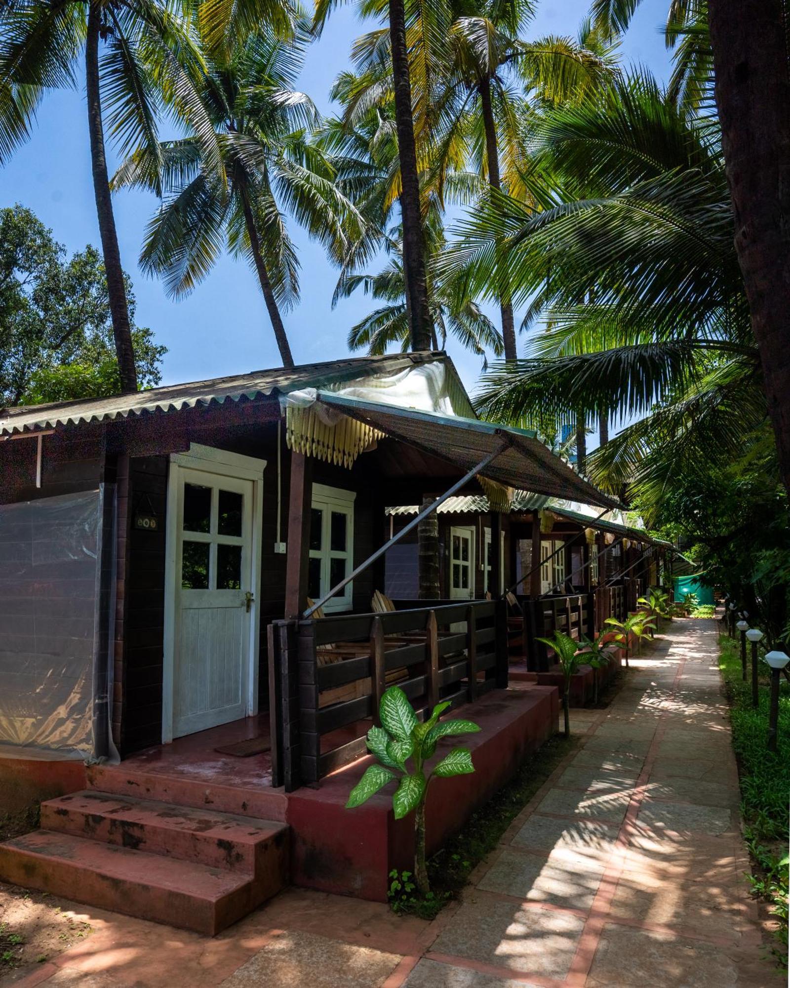 Lotus Feet Beach Resort Morjim Exteriér fotografie